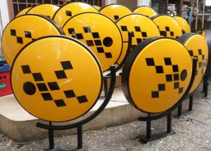 Read more about the article Làm biển hộp đèn mica hút nổi